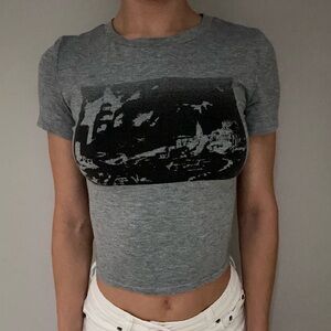 Graphic Cropped Tee